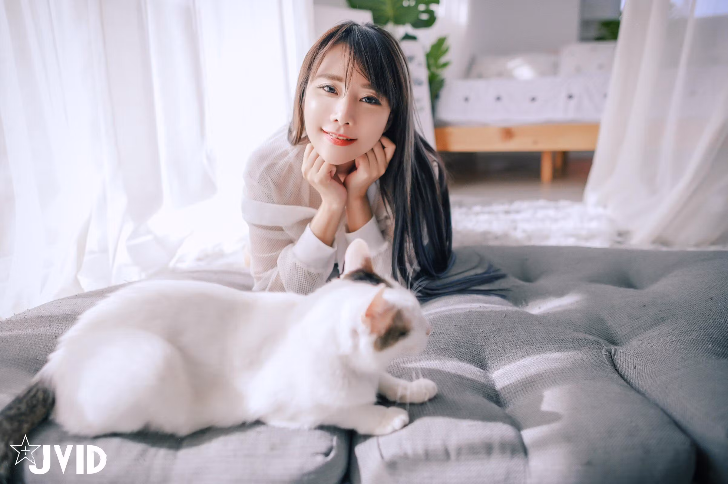 模特乐乐 诱惑闺蜜兄长的私密瞬间